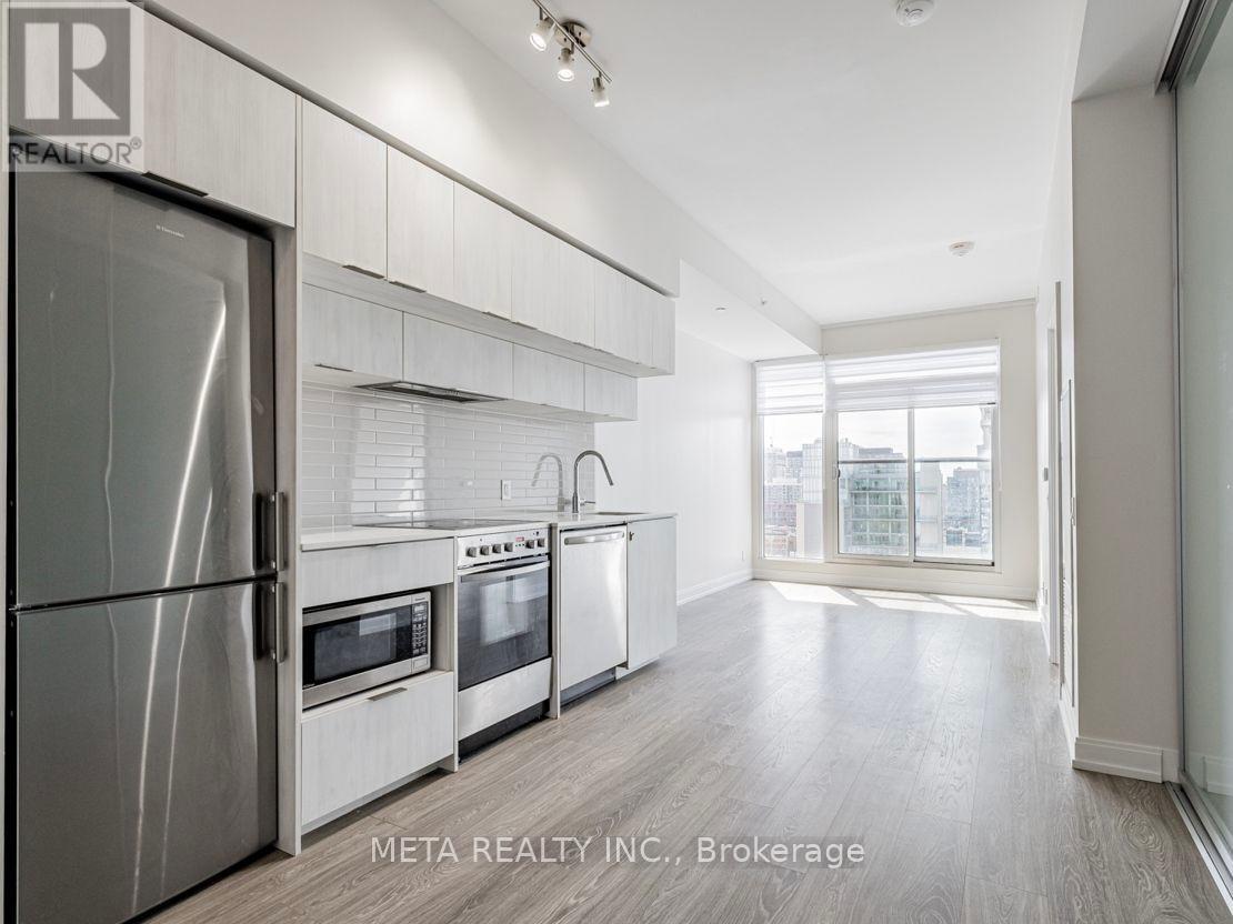 1606 181 Dundas Street E