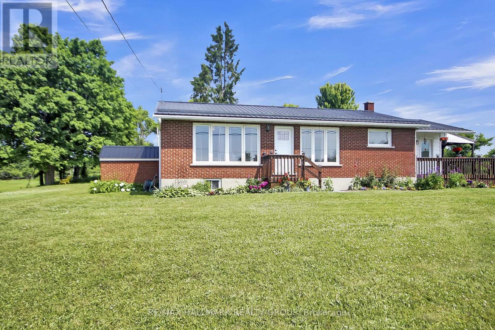 1352 County 43 Road Highway W