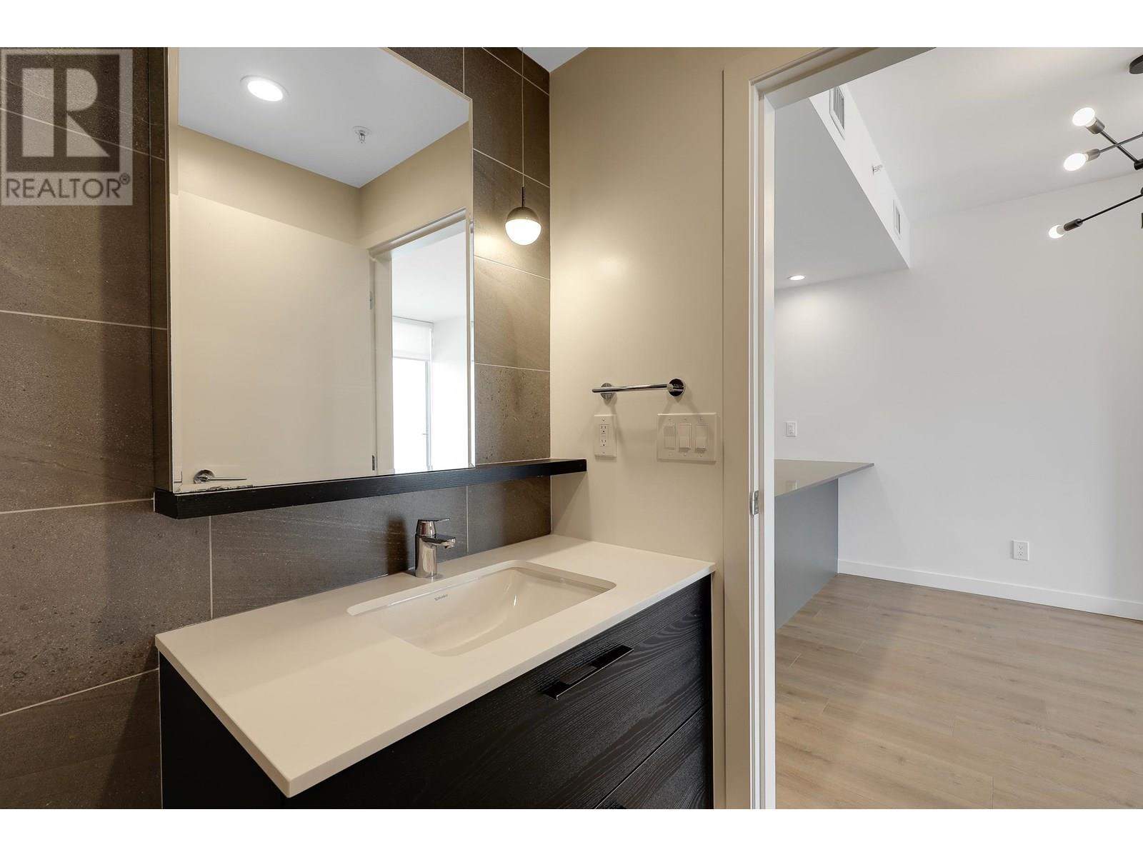 1308 2181 Madison Avenue