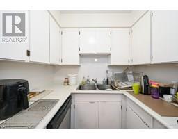 406 16 Lakewood Drive, Image 3