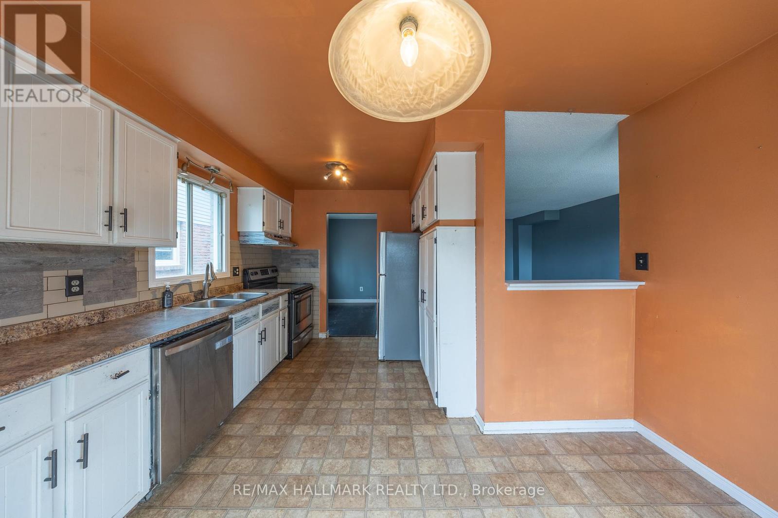 200 Adele Crescent