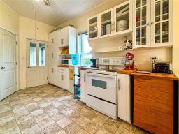 295 4th Avenue, Rapid City, MB R0K1W0 Photo 5