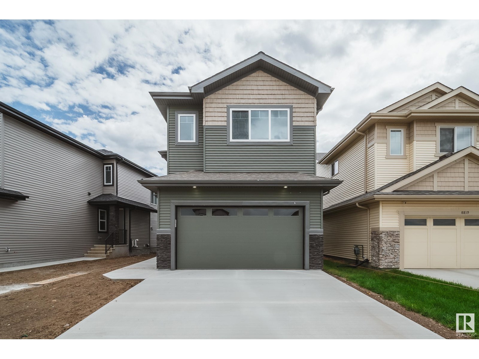 8815 183 Av Nw