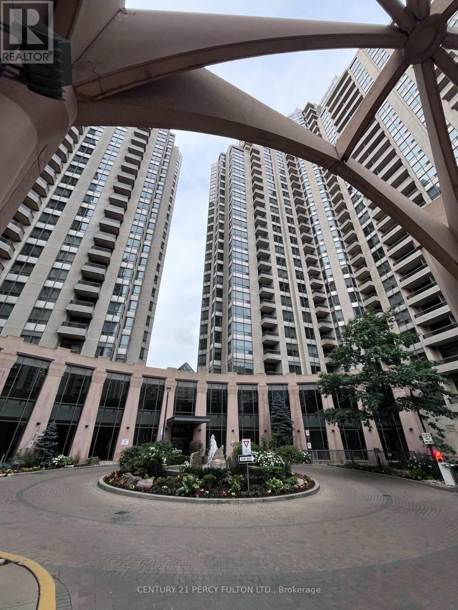 227 15 Northtown Way