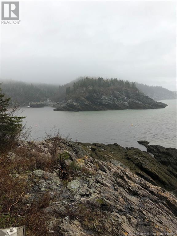 Lot Bay Of Fundy Hwy 825