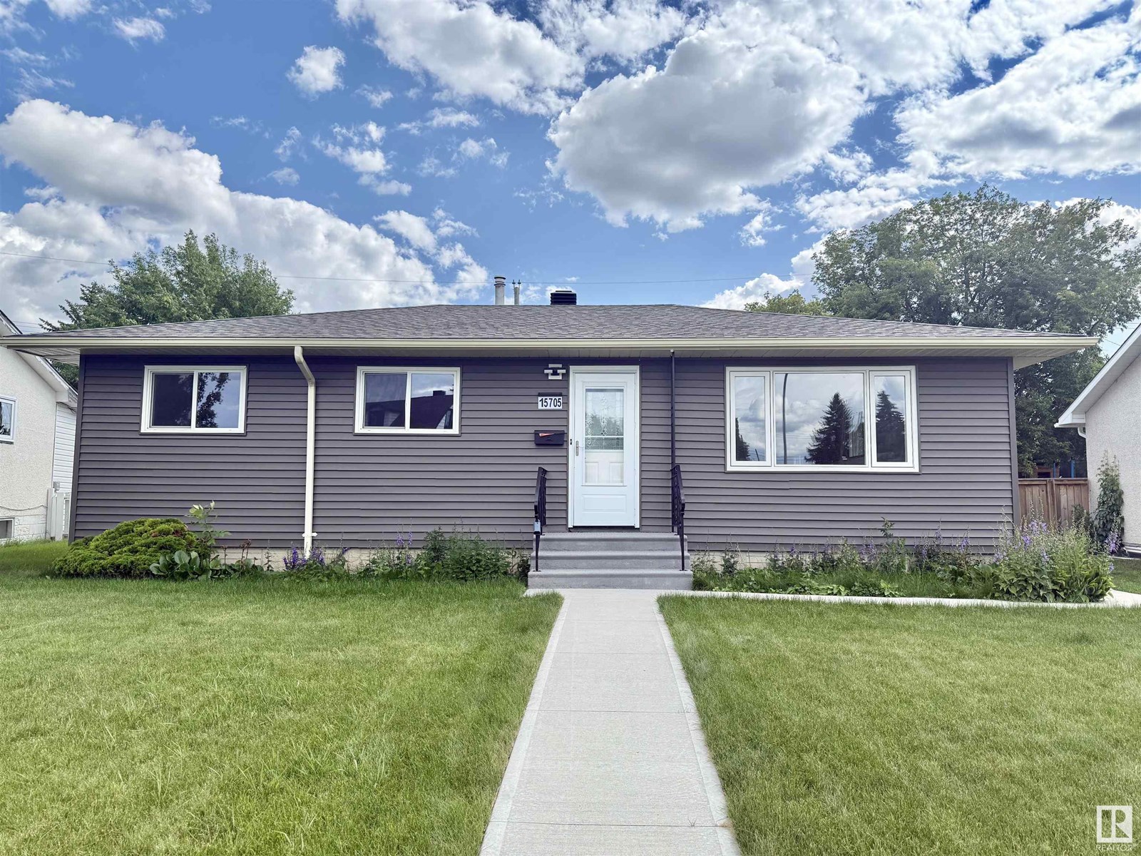 15705 86 Av Nw Nw