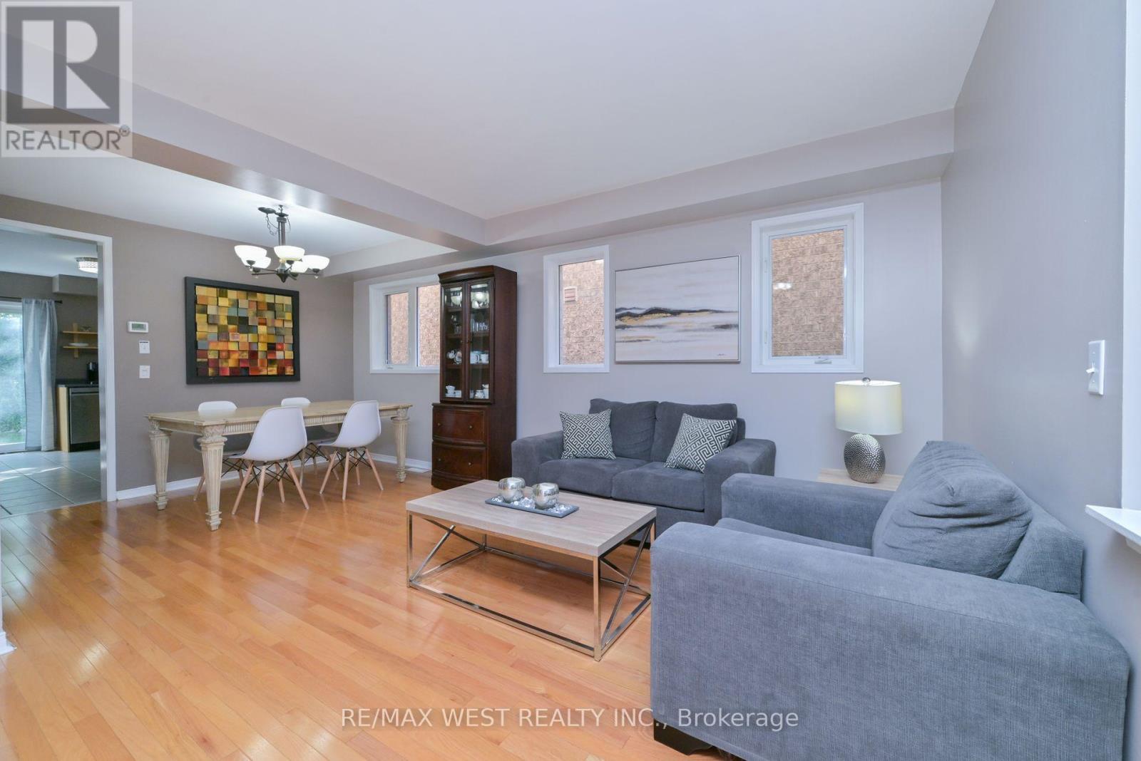 32 Crestridge Drive