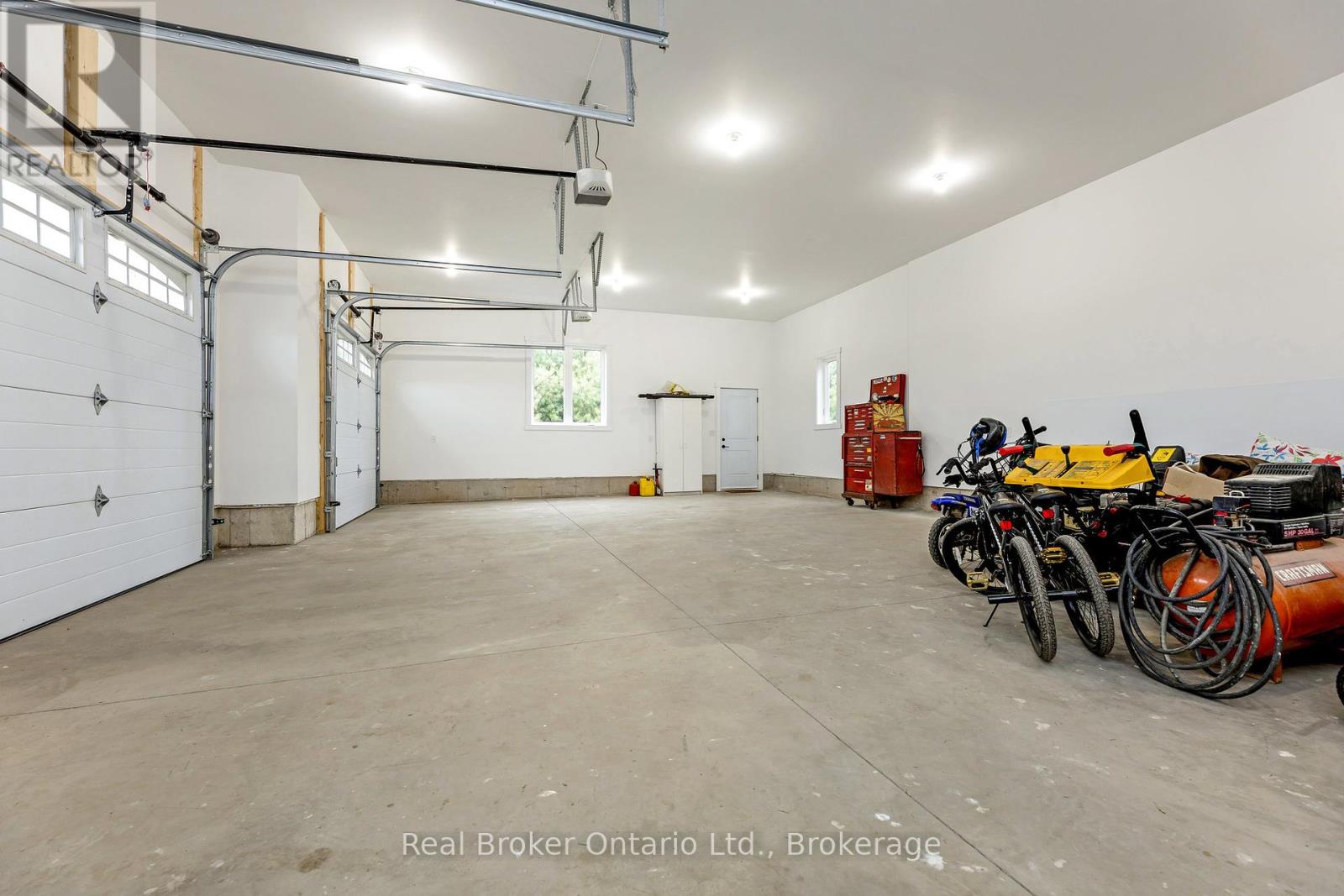 142401 15 Side Road