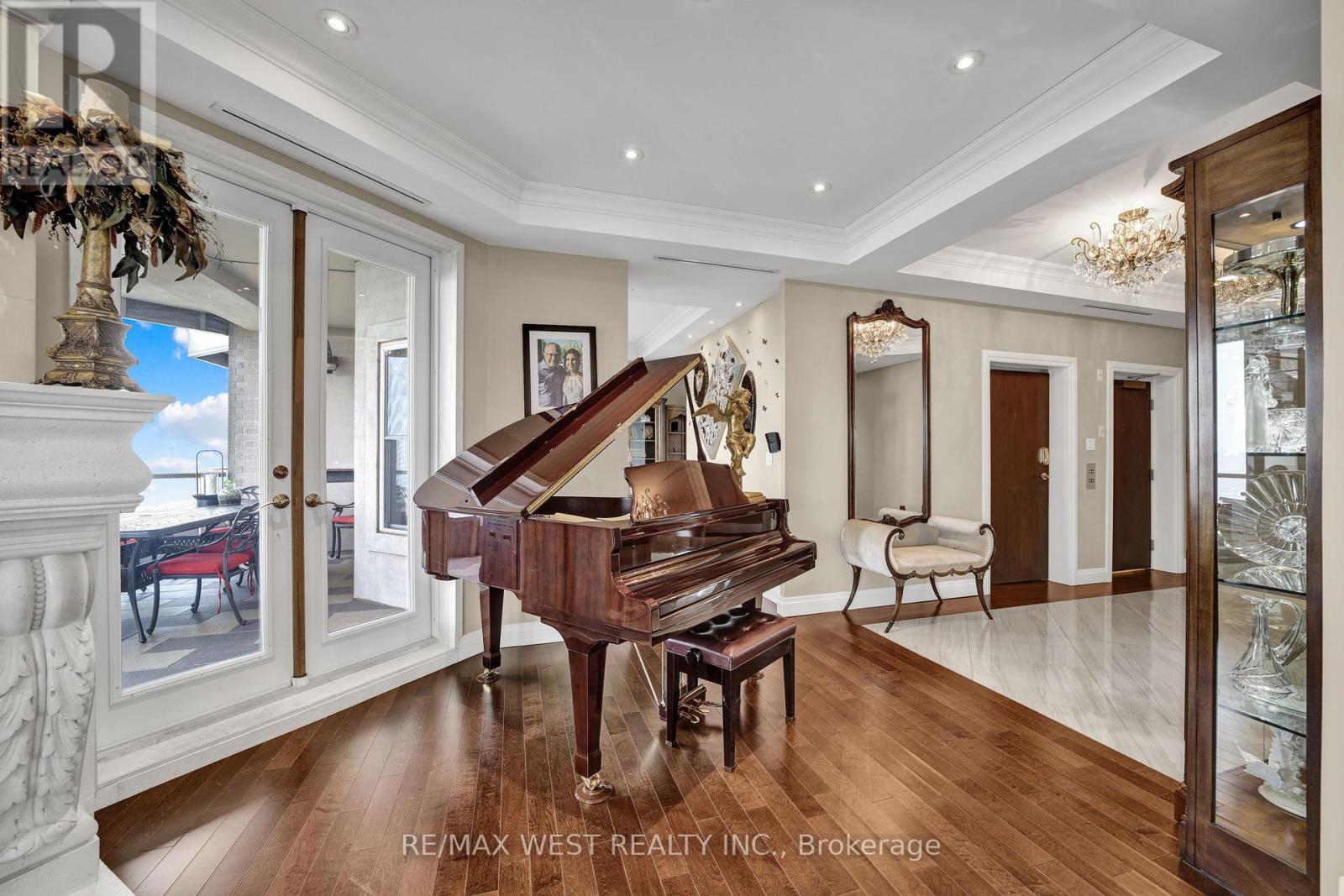 5 W 174 Mountain Park Avenue