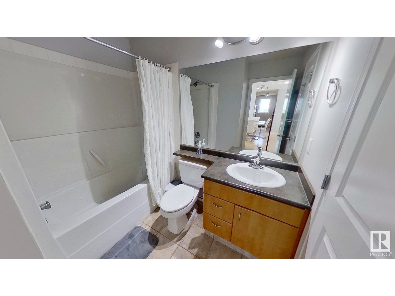 2008 10303 105 St Nw