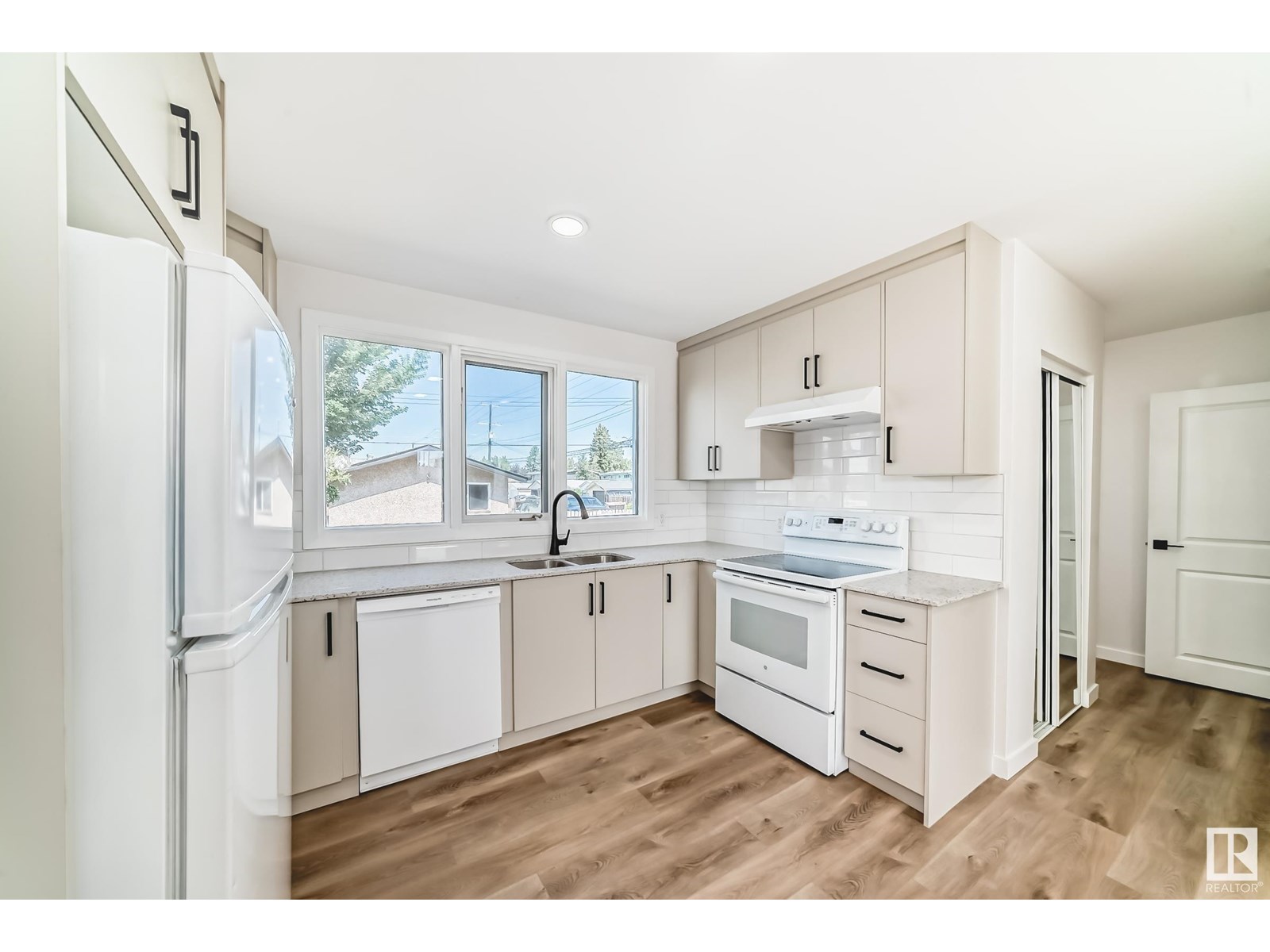10820 132 Av Nw