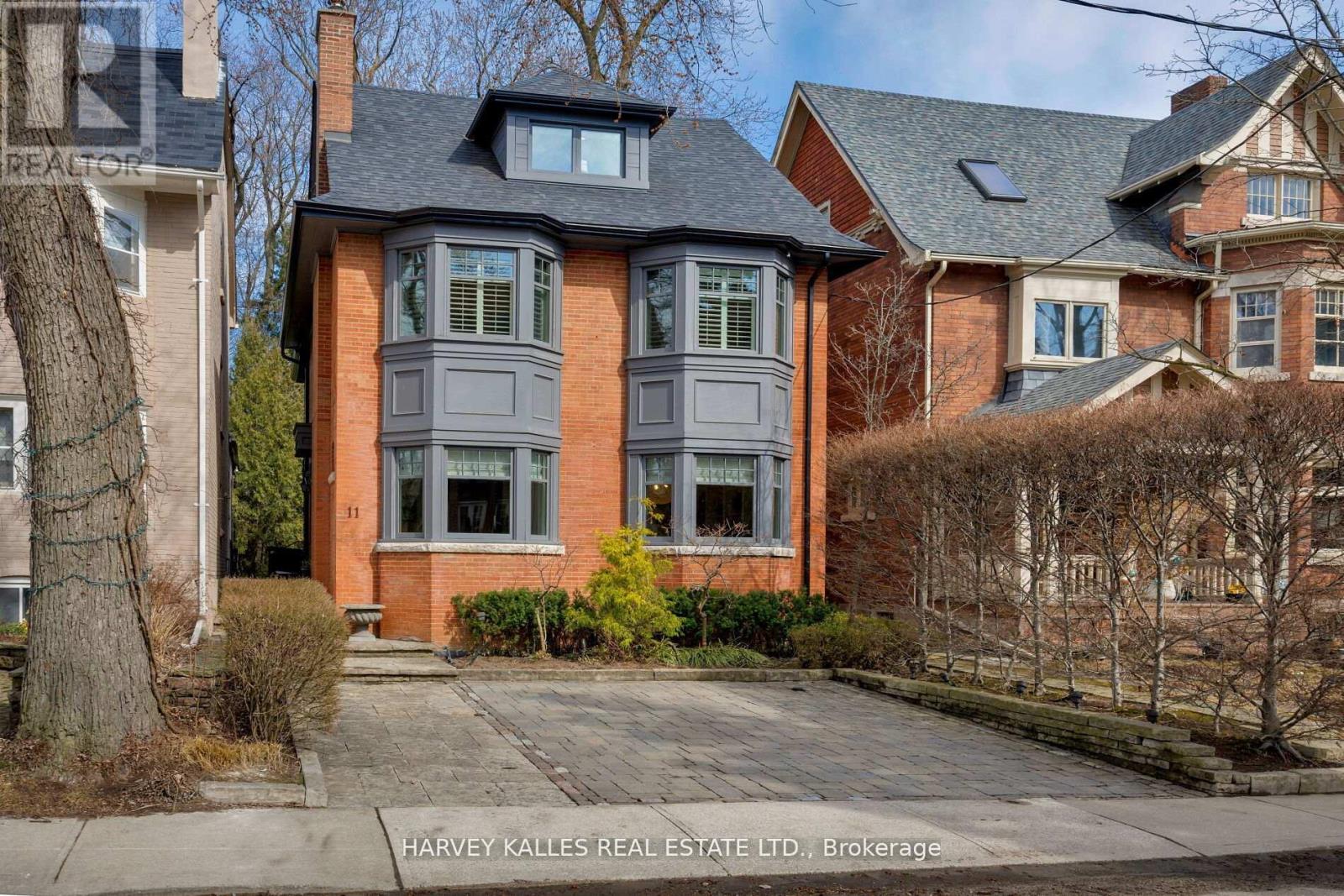 11 Hawthorn Avenue