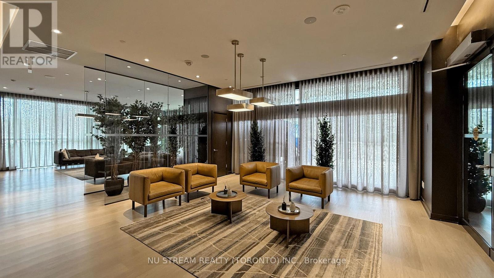 201 10 Deerlick Court