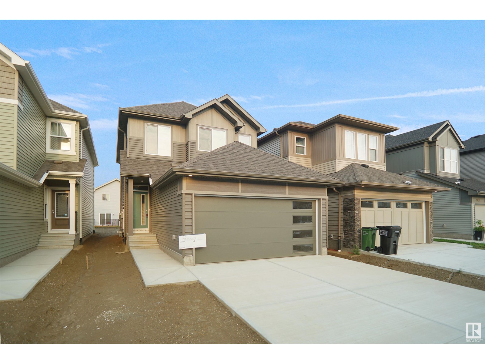 8735 183 Av Nw