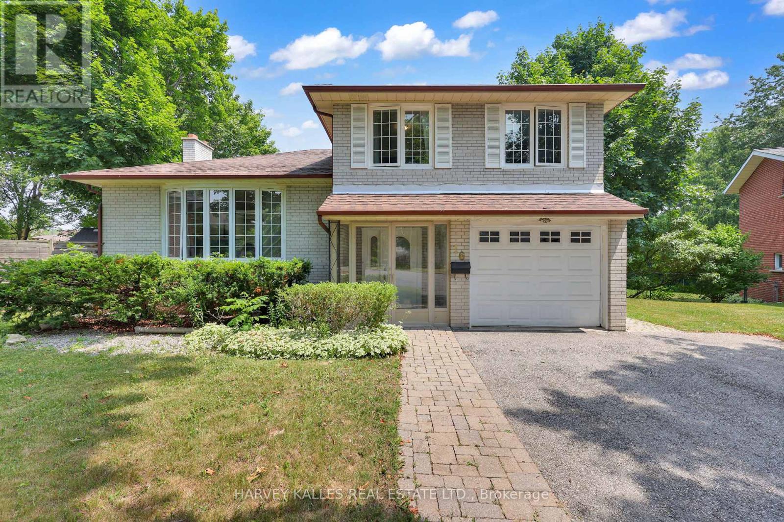 16 Wedgeport Place
