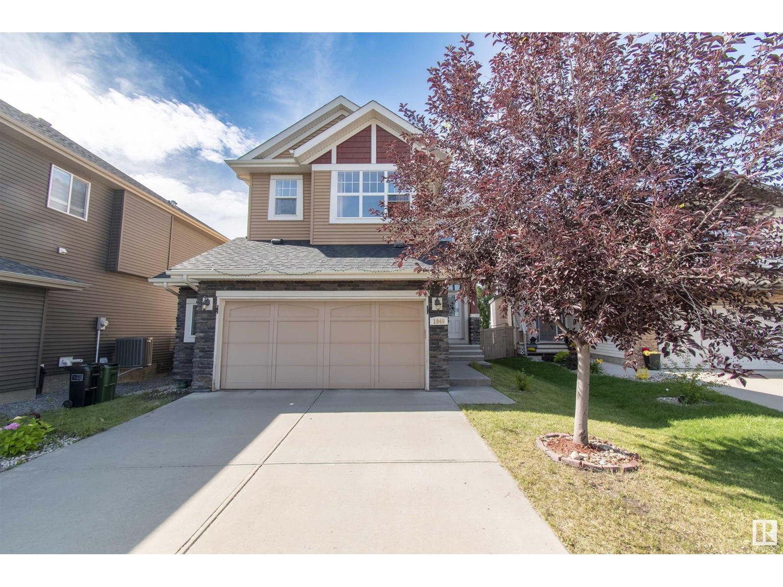 1840 56 St Sw