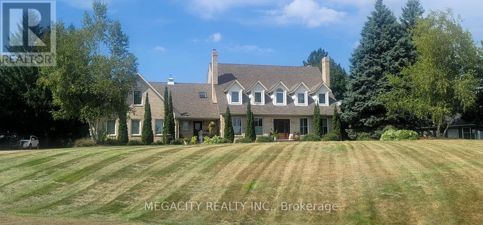 155 Meadowland Crescent
