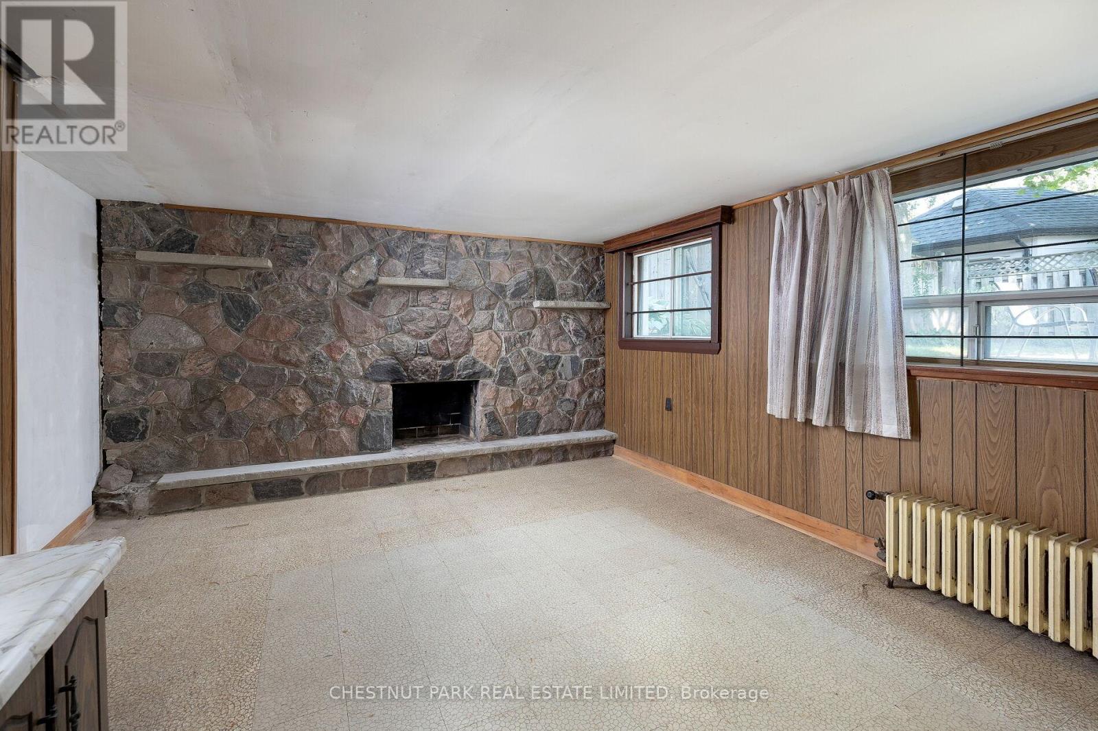 25 Maxwell Avenue