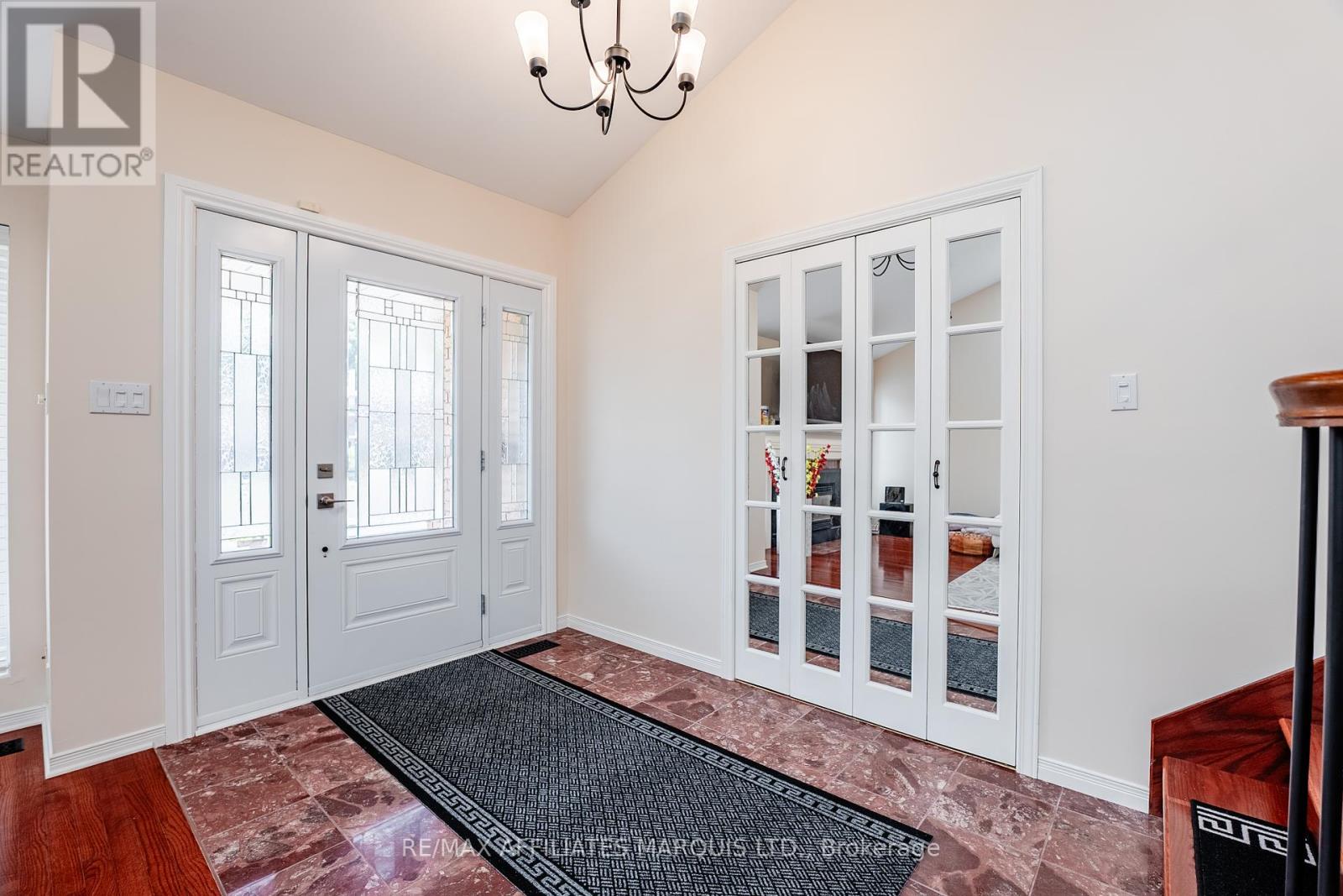875 Kenyon Crescent
