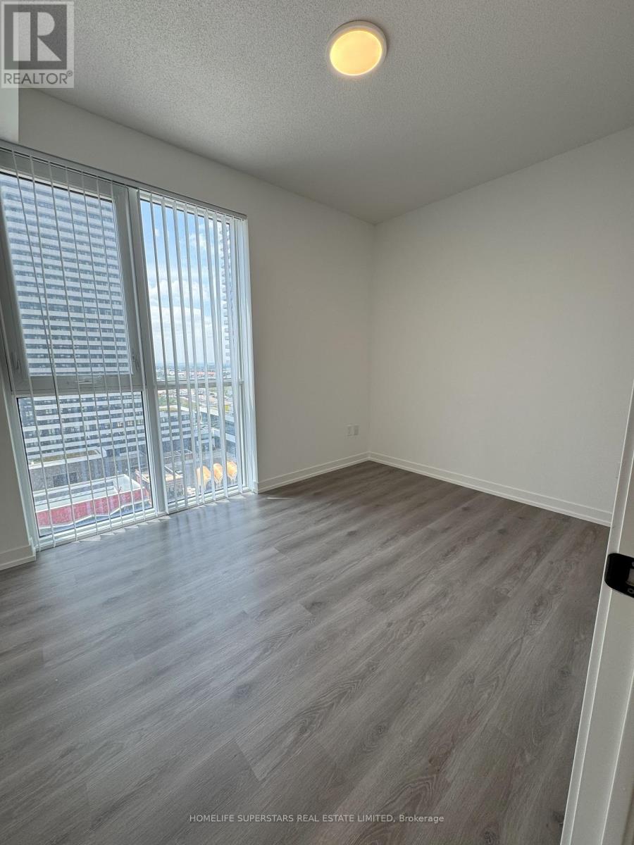 1512 28 Interchange Way