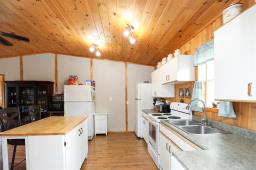 Laundry room - 5 Woodridge Drive, Woodridge, MB R0A2N0 Photo 5