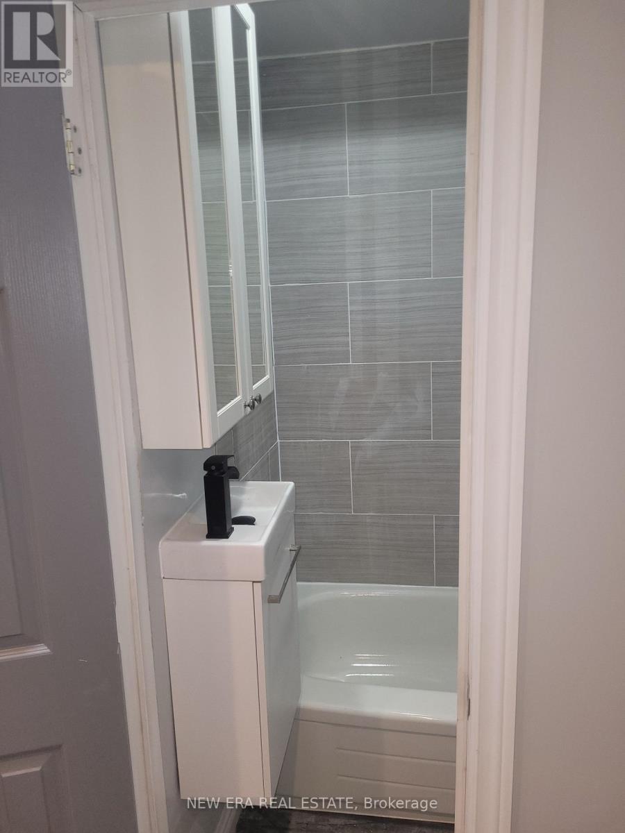 850 Bathurst Street