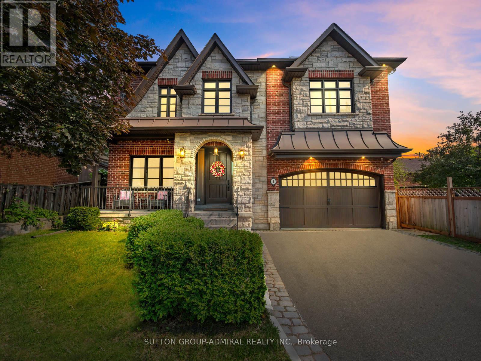 1 Dustan Crescent