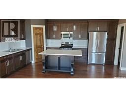 936 Montgomery Street, Moose Jaw, SK S6H2W8 Photo 5