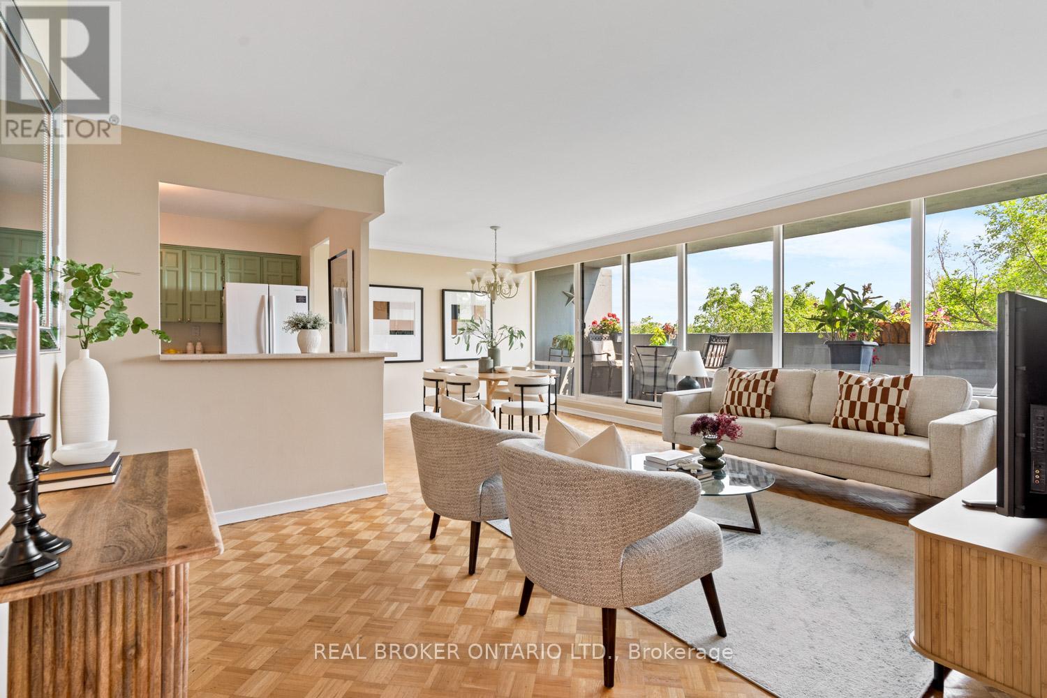 605 3555 Bathurst Street