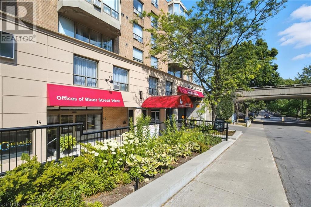 2100 Bloor Street W Unit 201