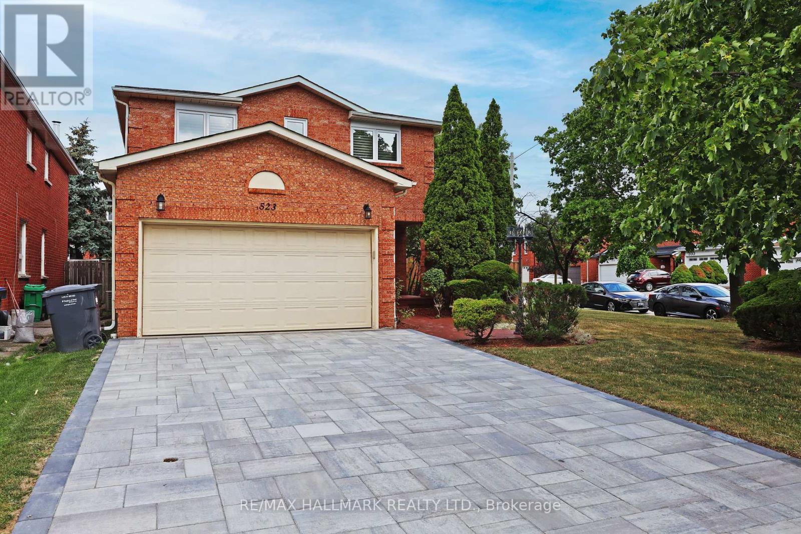 523 Petawawa Crescent