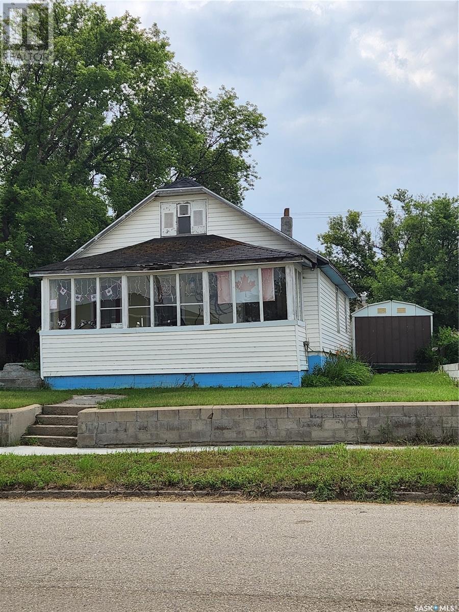 427 Home Street W