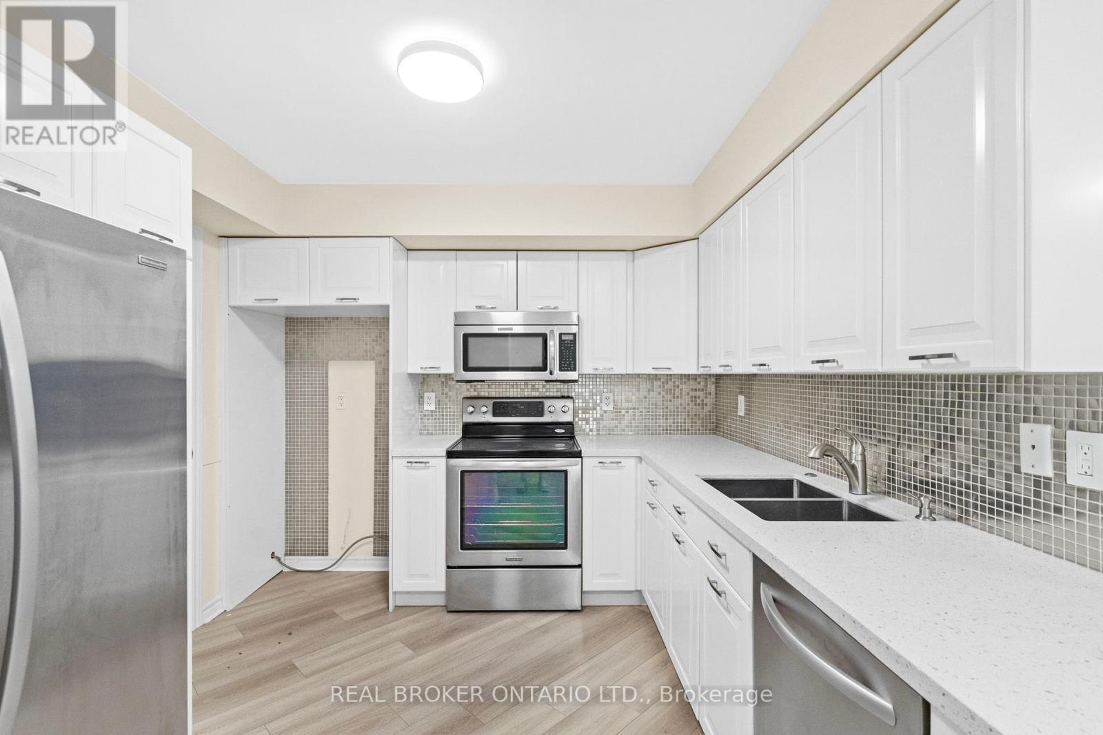 2530 3888 Duke Of York Boulevard