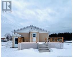 Bath (# pieces 1-6) - 63 Rue Parise, Caraquet, NB E1W1B6 Photo 4