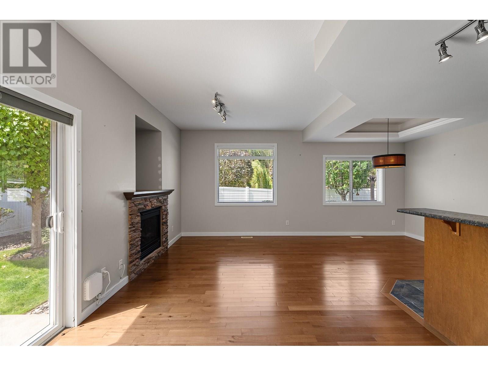2060 12 Th Avenue Ne Unit 3