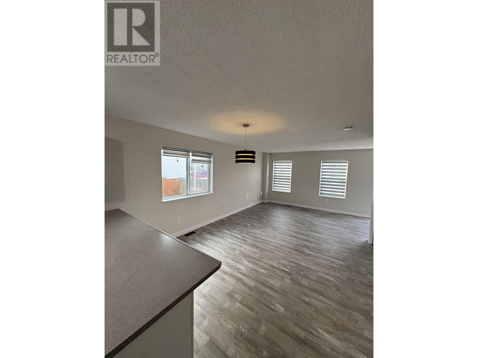 8807 8809 101 Avenue
