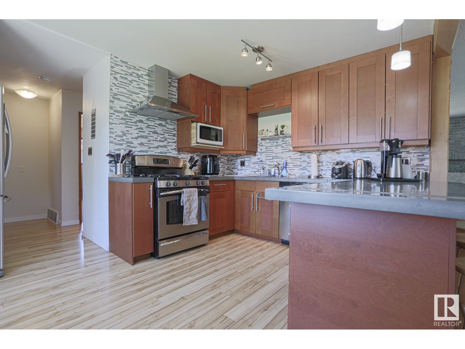 3520 105 B St Nw Nw