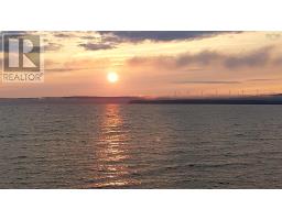 Lot Highway 101, Image 3