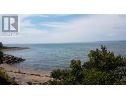 Lot Highway 101, Image 2