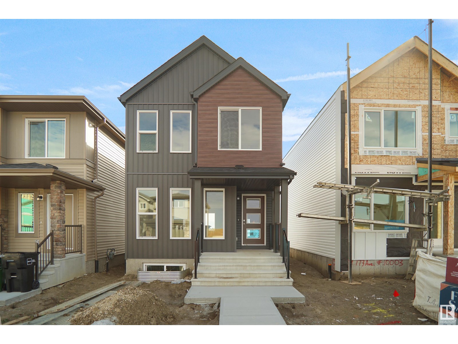 22923 82 Av Nw