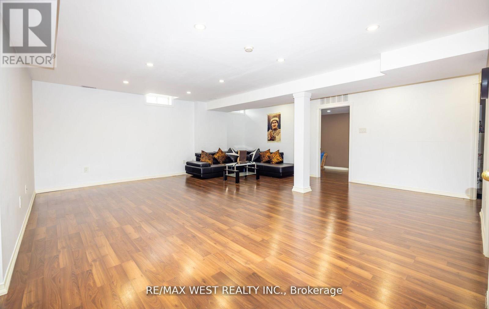 56 Meadow Oak Place