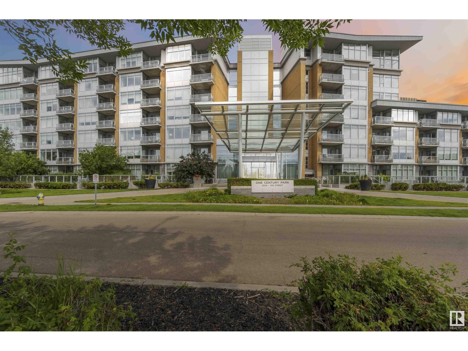 108 2504 109 St Nw