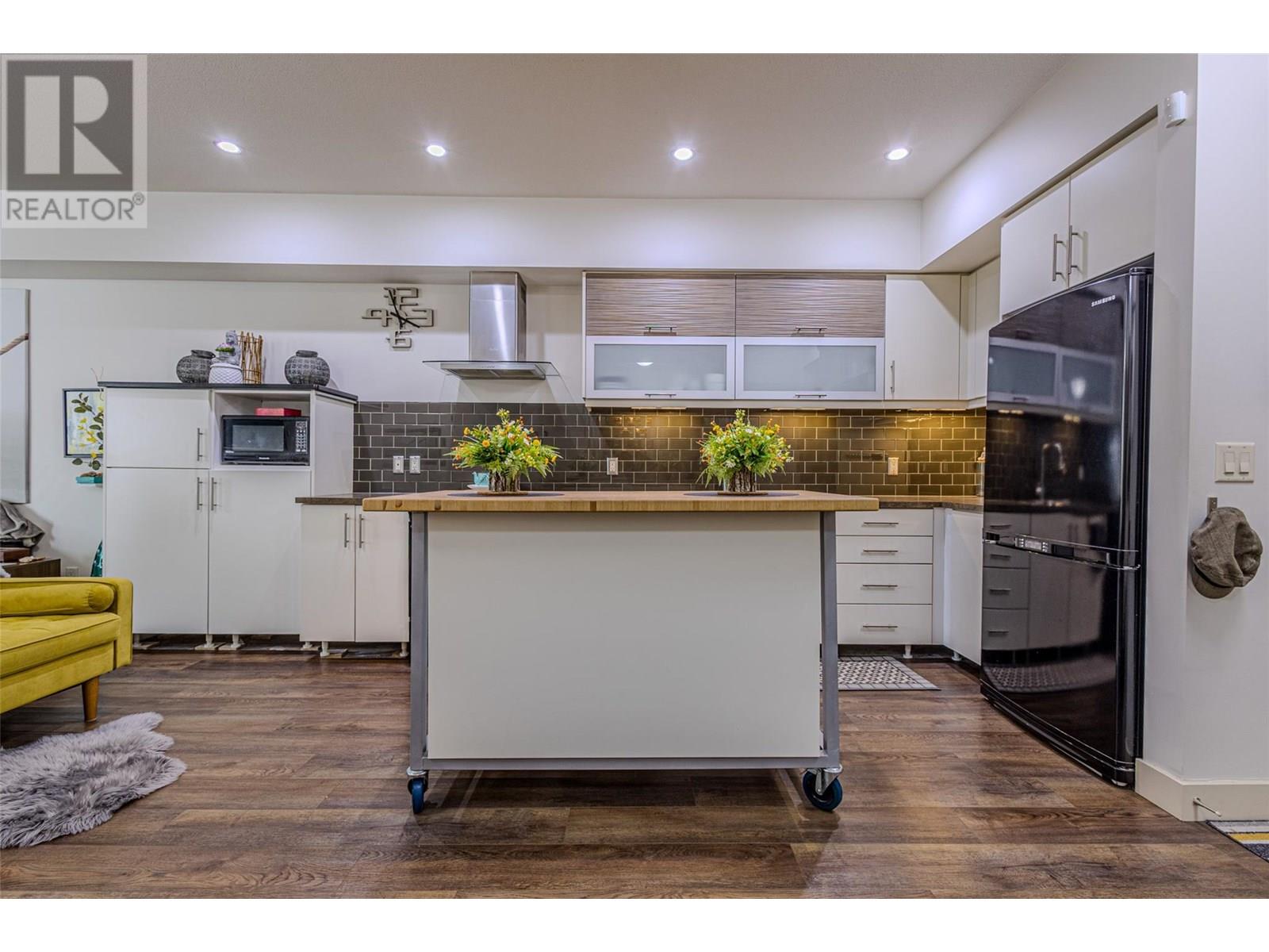 700 Martin Avenue Unit 106