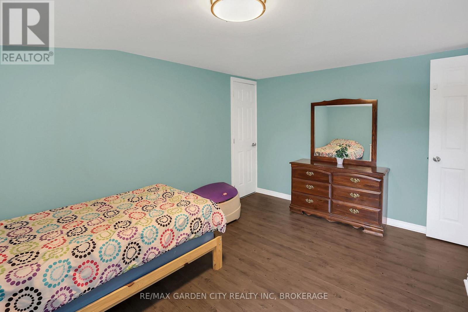 222 Ridgeway Road