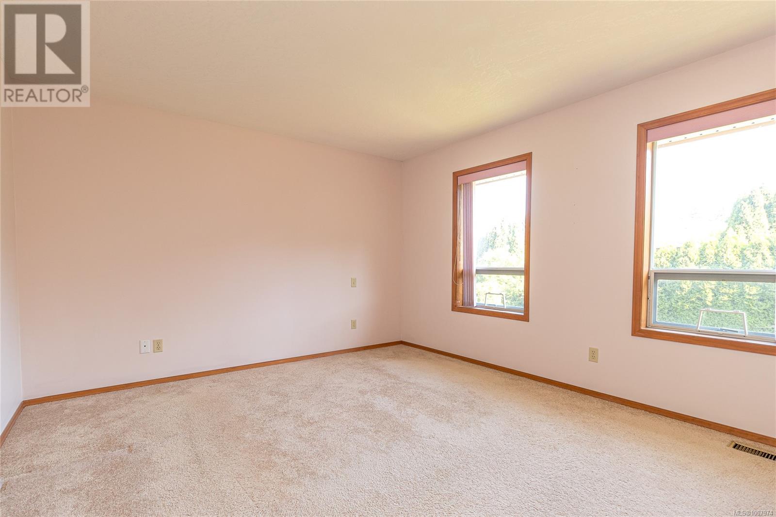 303 Lagoon Rd