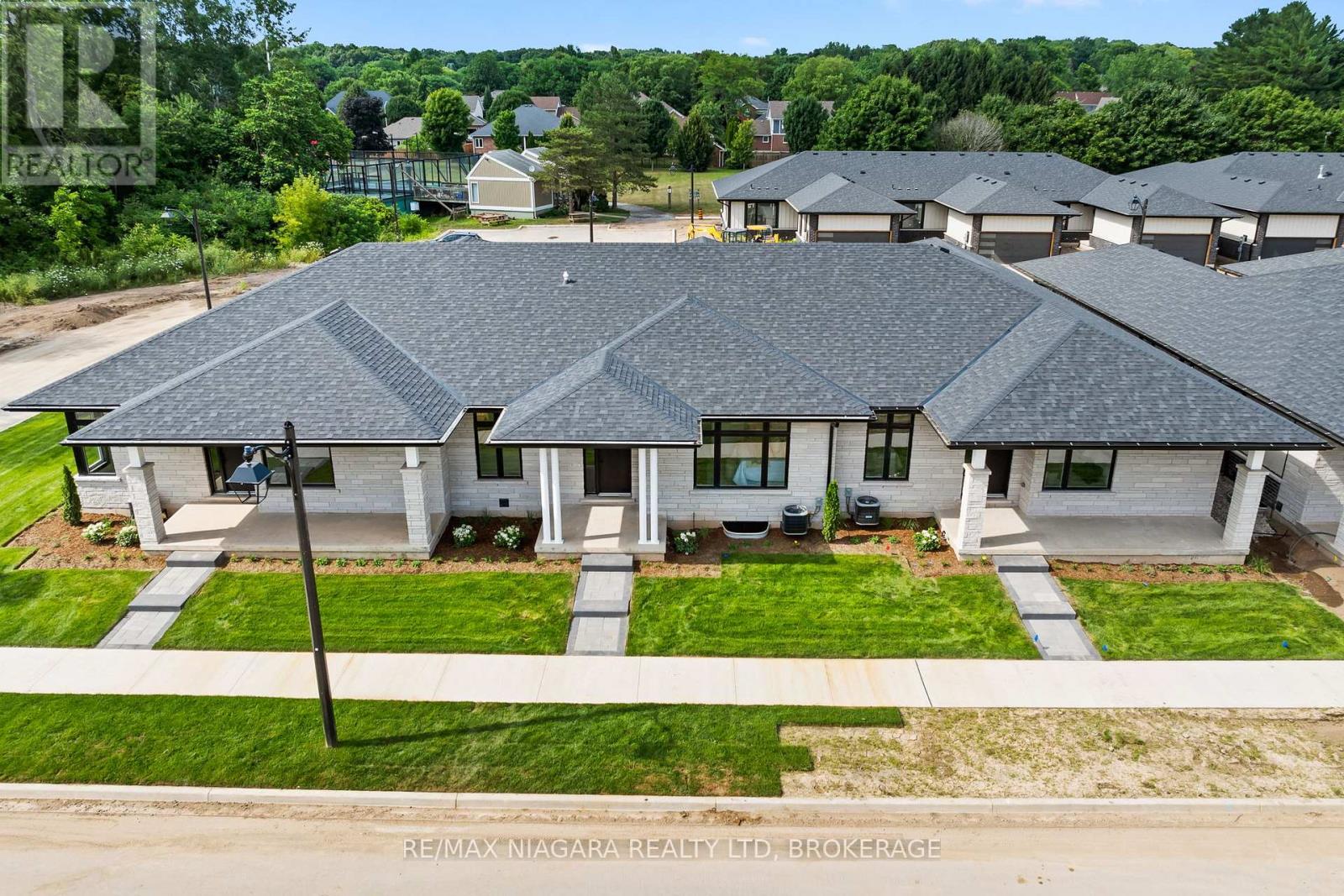 16 Accursi Crescent