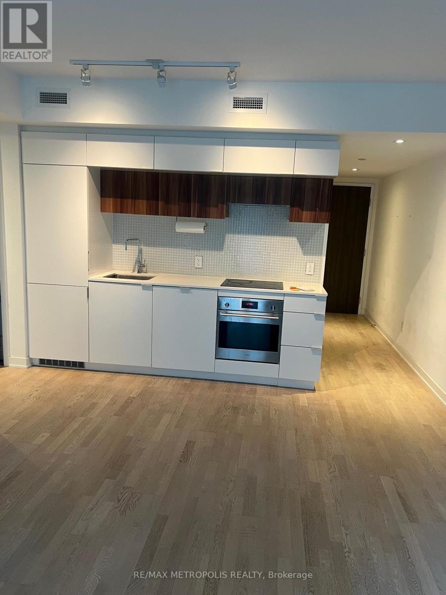 1805 161 Roehampton Avenue