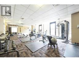 1012 1010 Howe Street, Image 2