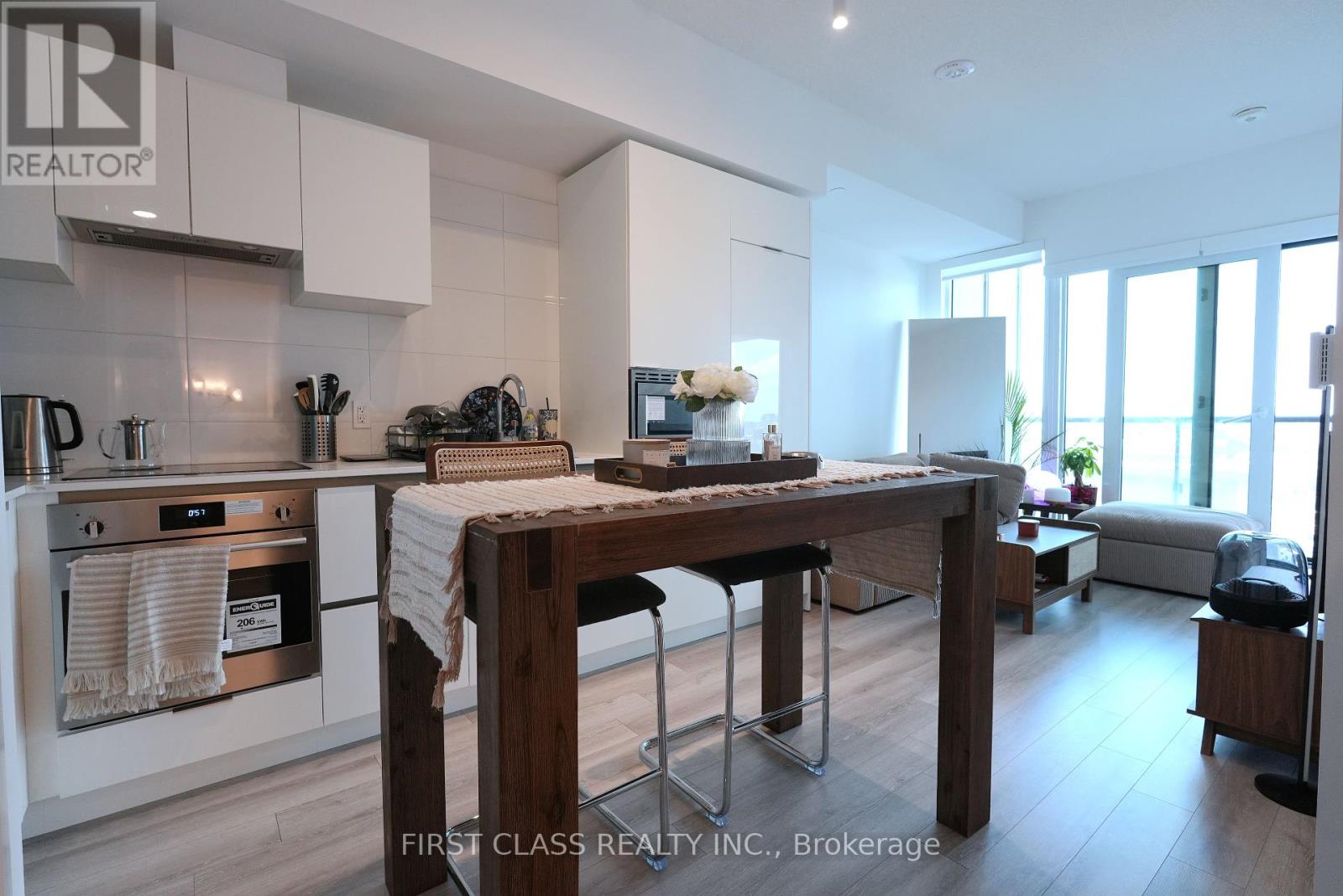1625 121 St Patrick Street