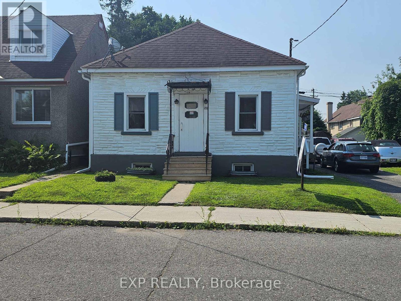 228 Carillon Street